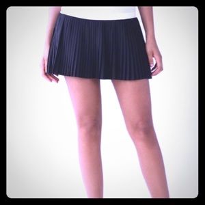 Lululemon Pleated Skirt - Size 8 - Great Condition